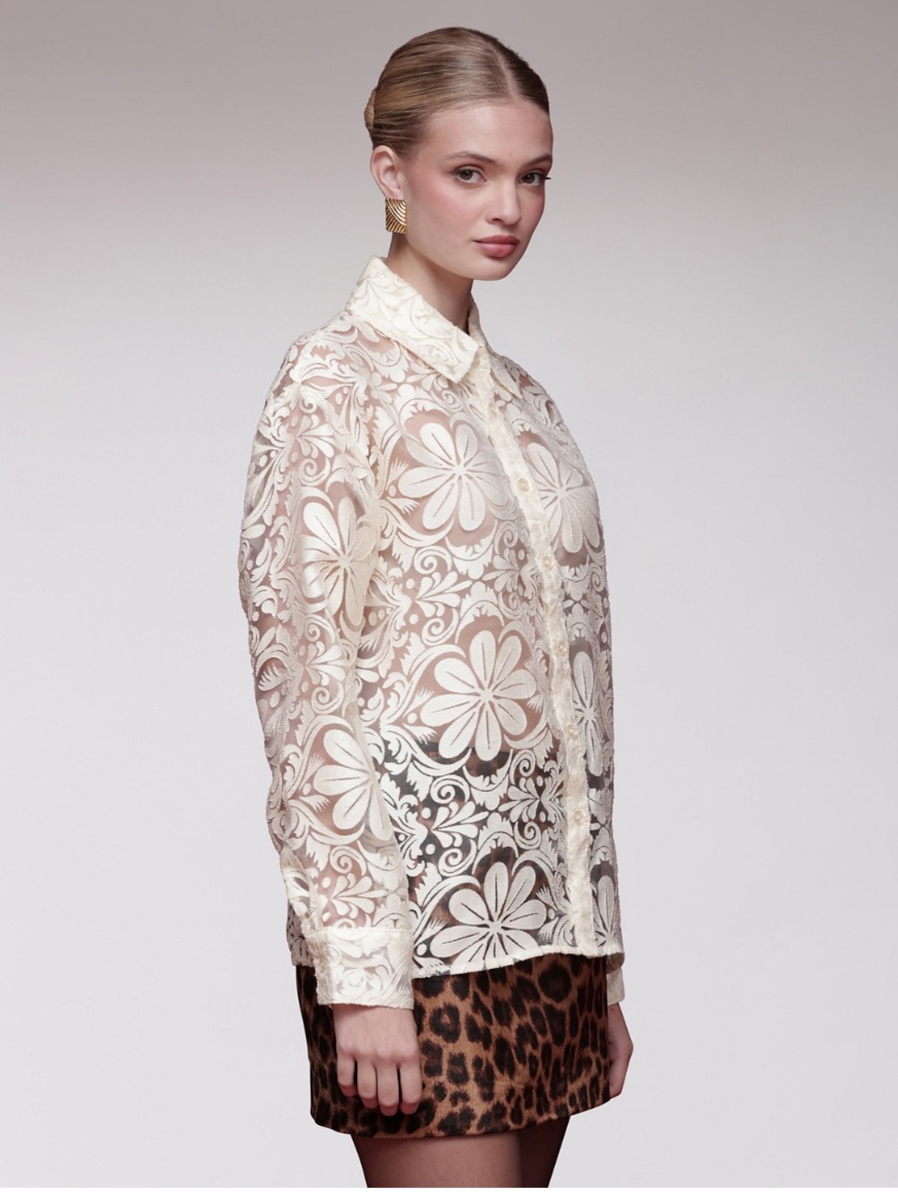 Avec Les Filles Cream Floral Lace Button-Up Blouse - Picture 8 of 11
